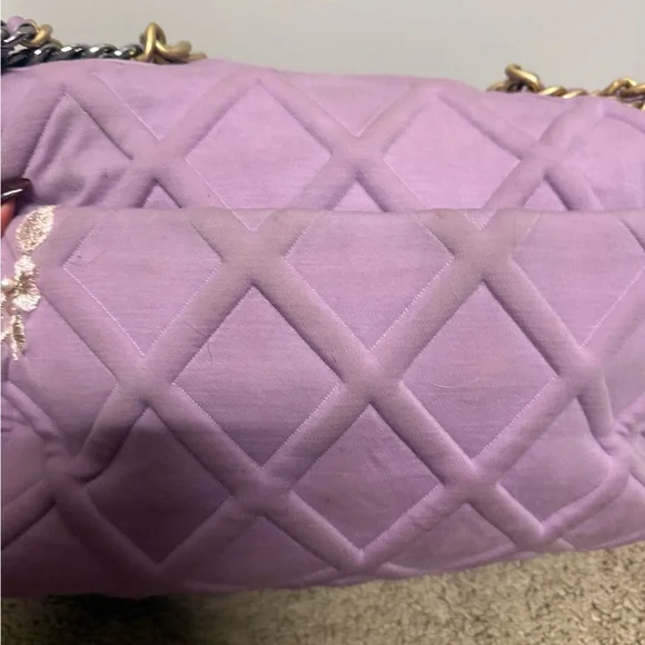Chanel 19 fabric Lavender Quilted Shoulder Bag with Gold Chain - Picture 8 of 16